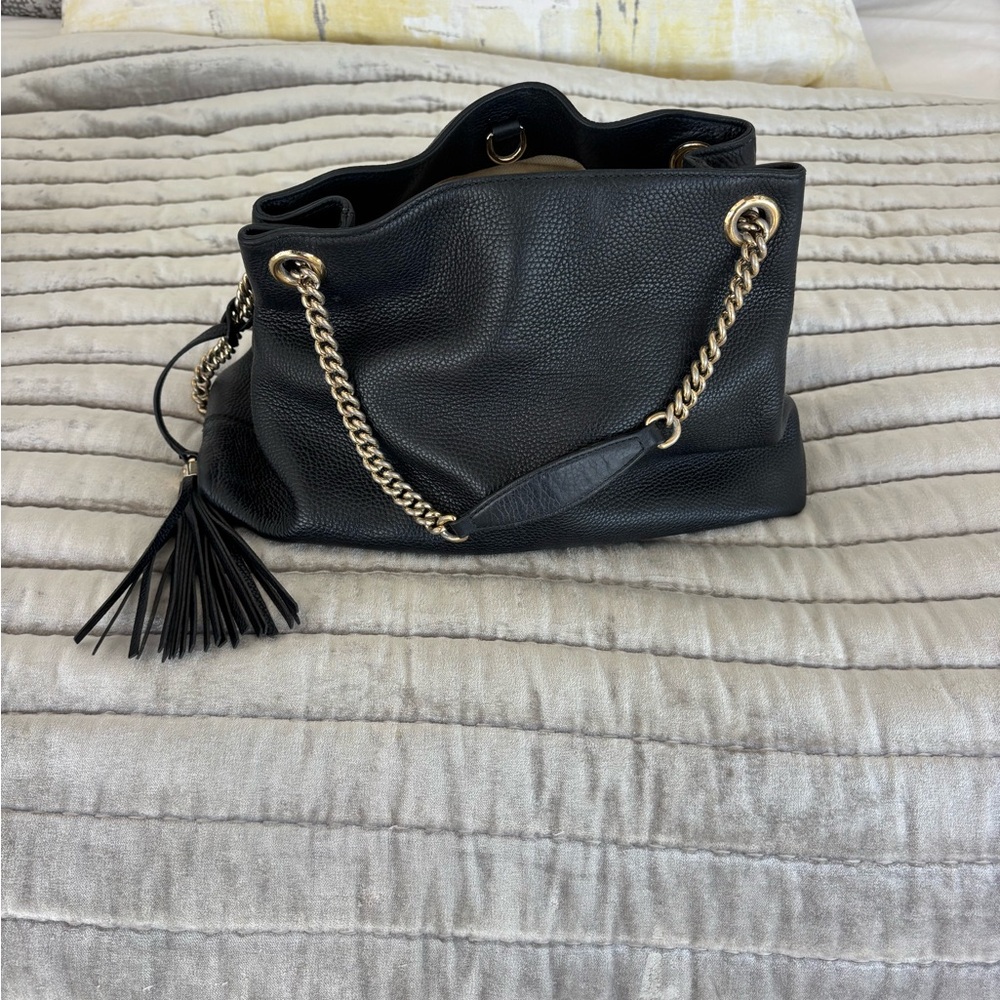 Gucci Black Pebbled Leather Shoulder Bag with Gold Chain - Picture 6 of 6